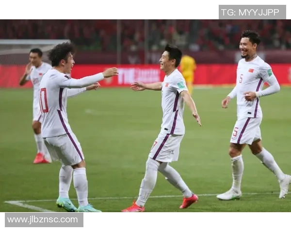 某足球明星私下踢野球场面曝光引发热议 震撼球迷世界