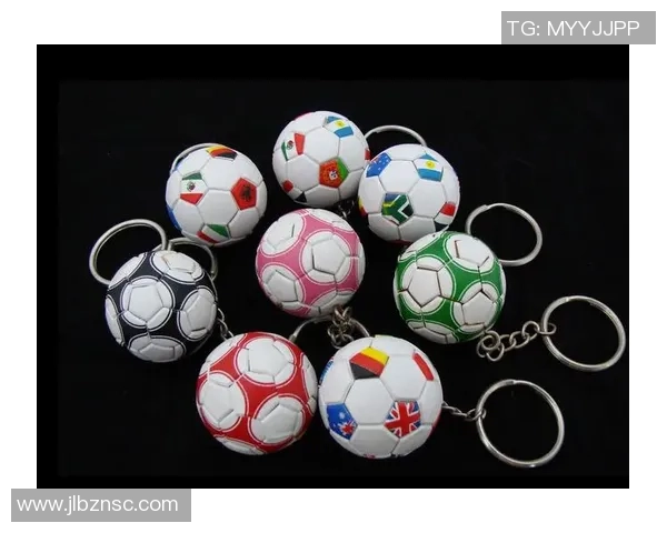 足球星卡挂件市场价格揭秘每个售价是多少你知道吗